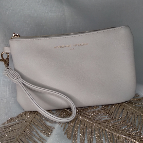 Adrian Vitadini wristlet - Picture 2 of 5